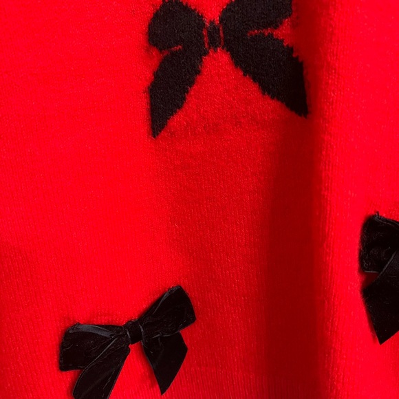 NWT CeCe Red Sweater with Black Bow Accents long sleeve knit sweater size M - Picture 2 of 6